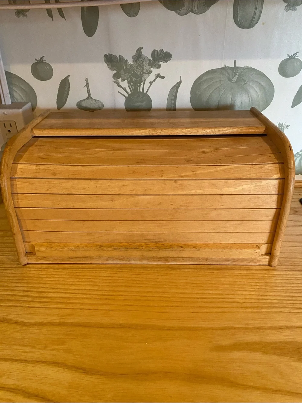 Kamenstein Vintage Bread Box